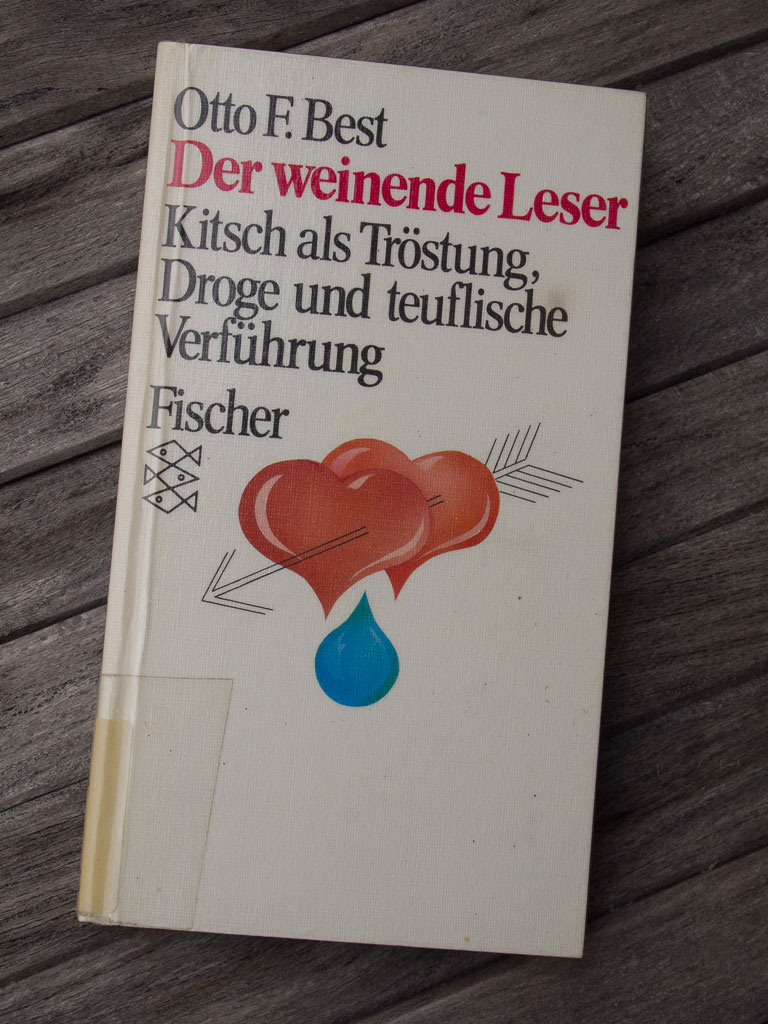 Otto F. Best, Der weinende Leser. Kitsch als Tröstung, Droge und teuflische Verführung, München: Fischer 1985.